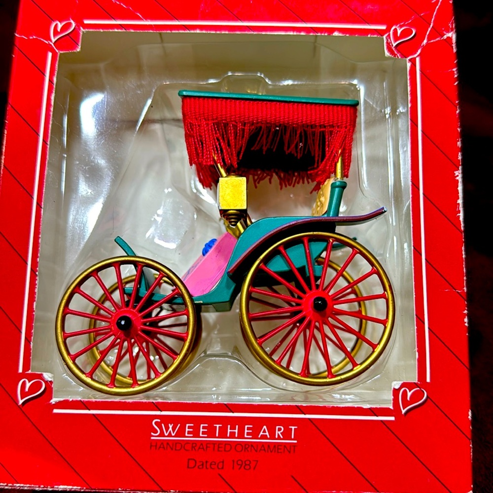 Hallmark vTG carriage sweethe  ornament 1987